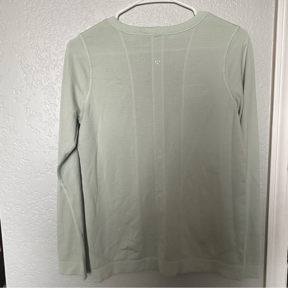 Lululemon Swiftly Breathe Long Sleeve Delicate Mint / Delicate Mint - Picture 2 of 2